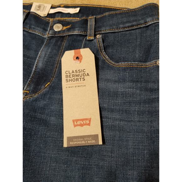 Levi's NWT Bermuda Shorts Denim Jeans Sculpt Mid Rise Slim Through Size 26 Blue - Picture 4 of 14